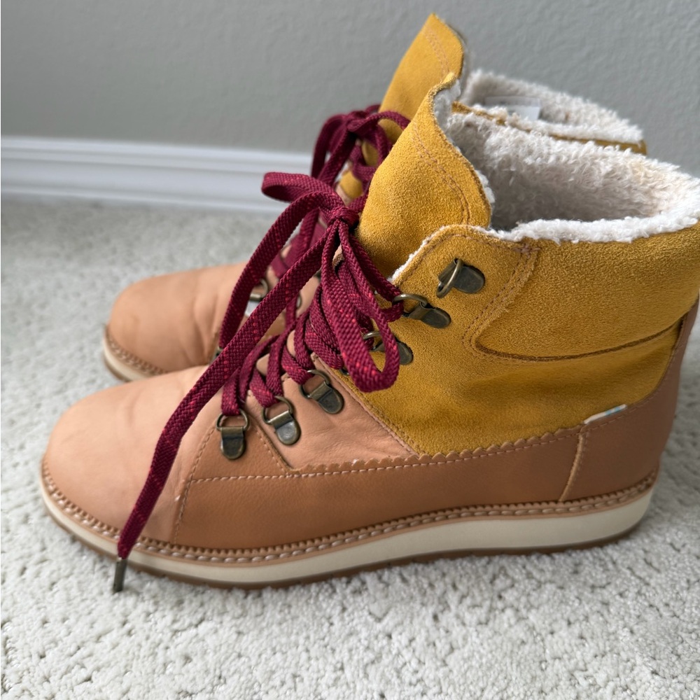 Toms Tan & Mustard Lace-Up Winter Boots with Burgundy Laces - Picture 4 of 6